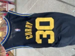 ⁦NBA Jersy Golden state Noir⁩ - الصورة ⁦4⁩